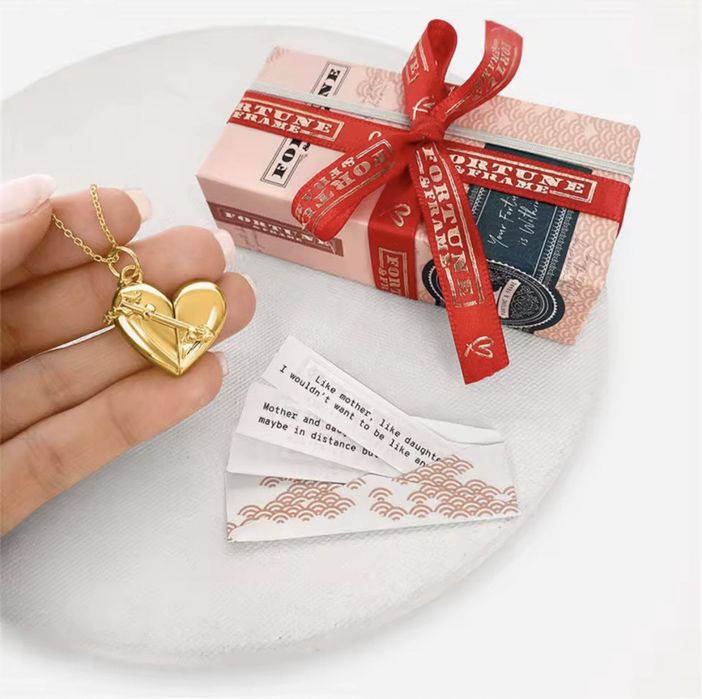 Подарунок для коханої, кулон-серце зі стрілою