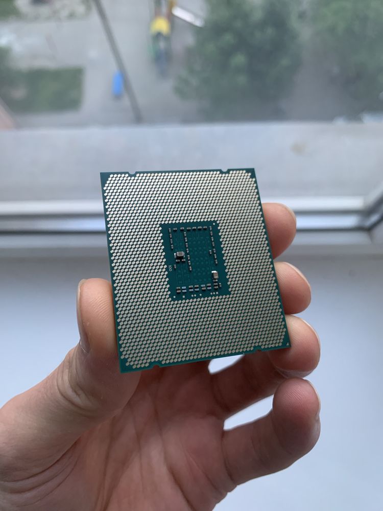 Процесор Intel Xeon e5 2670 v3