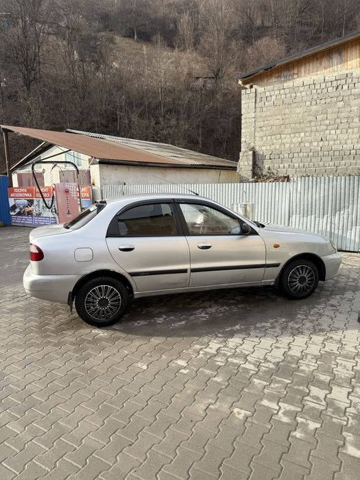 Продам дейво Ланос 1.5 бензин доброму стані