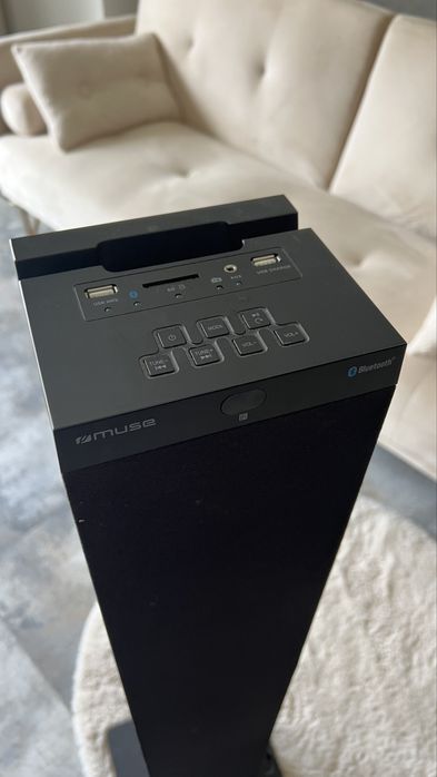 Głośnik przewodowy z radiem, bluetooth