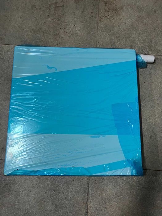 Grzejnik Perfekt System 60 x 60 x 7 z termostatem