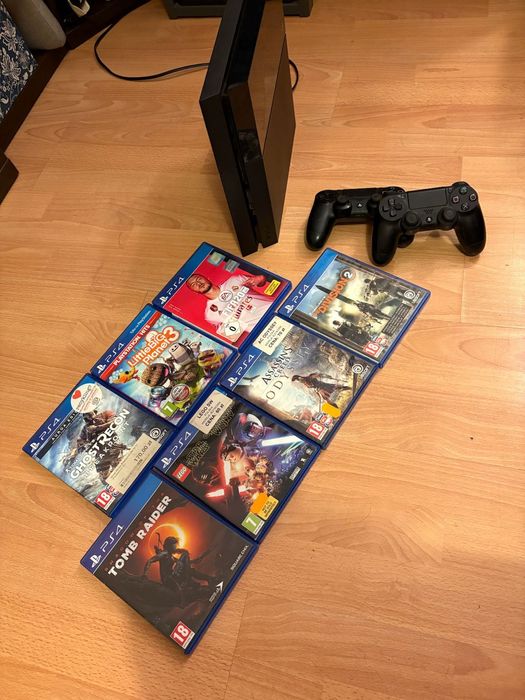PS 4 + pady + 7 gier  gotowy zestaw do grania
