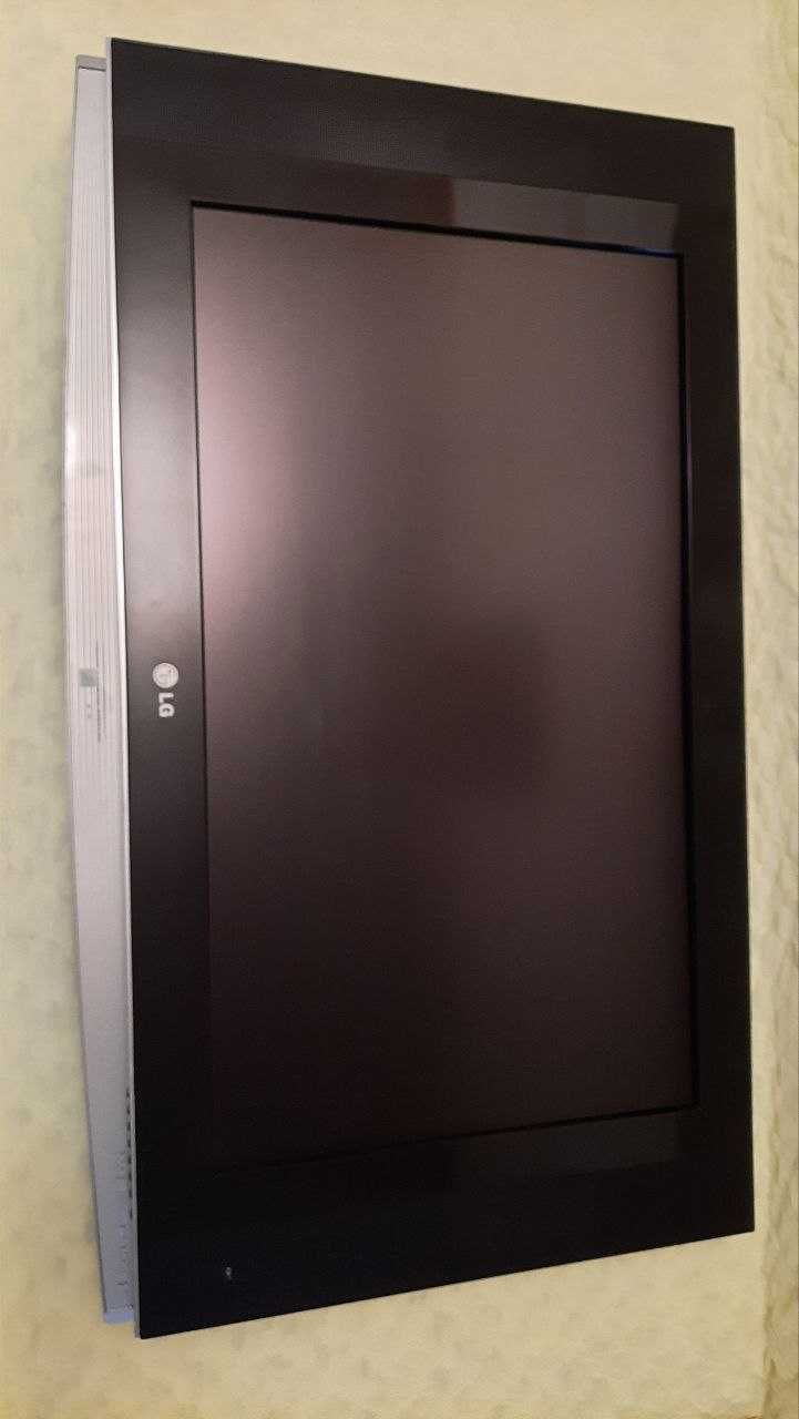 Телевизор   LG  32