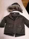 Casaco com capuz de inverno H&M tamanho 12/18 meses
