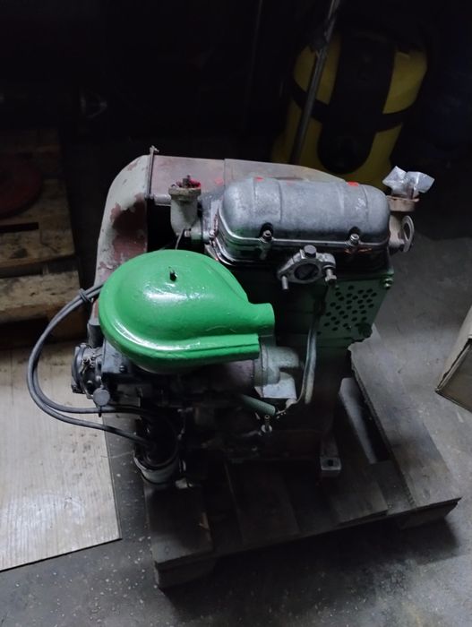 Kmz urwis 012 traktorek silnik