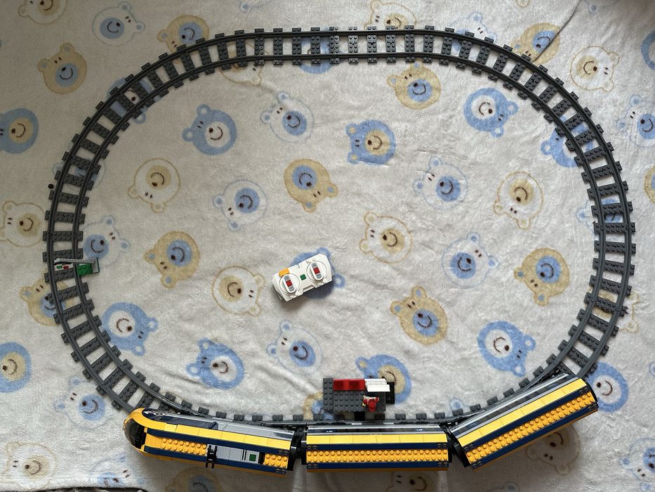 Поезд Lego City 60197
