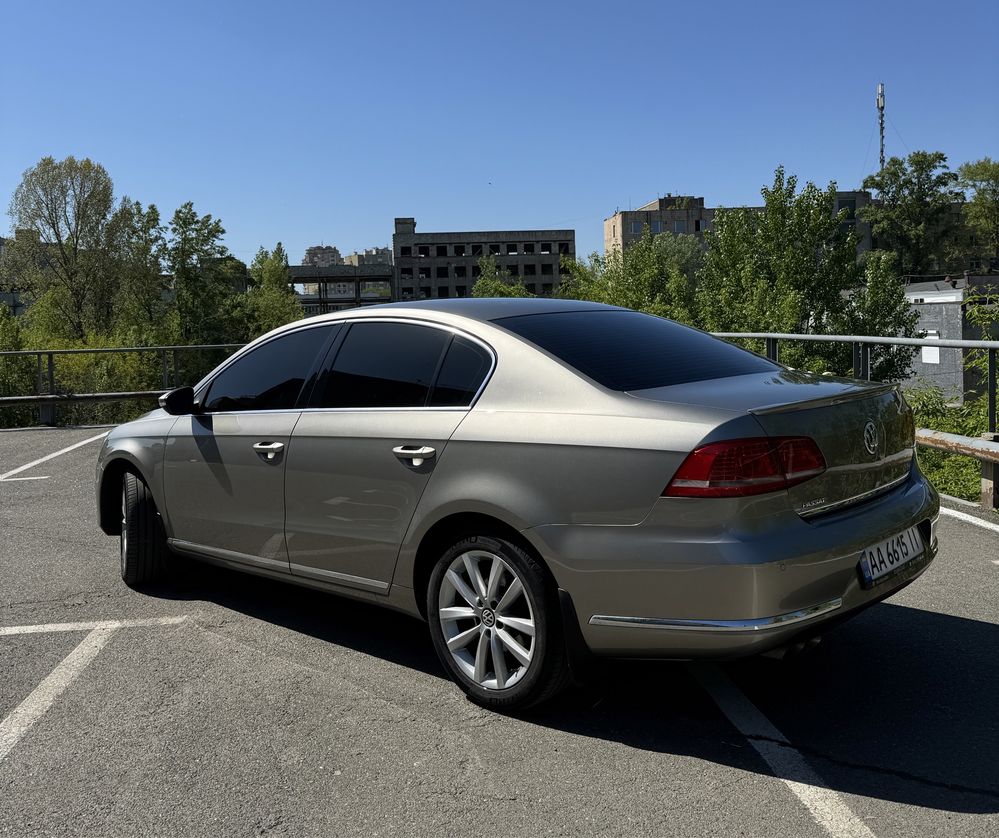 Volkswagen Passat B7 2013 OFFICIAL