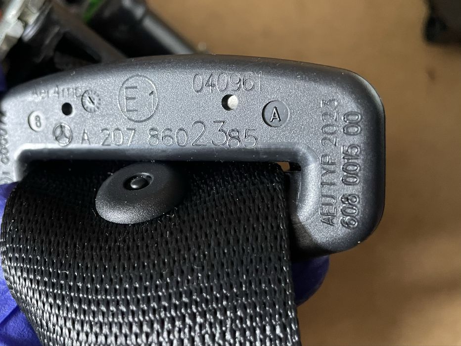 Pas pasy bezpieczenstwa przod tyl prawy lewy C klasa w204 lift