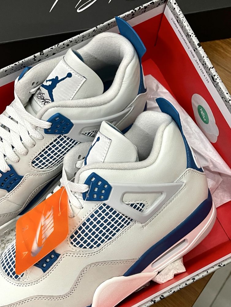 Кросівки Air Jordan 4 Retro Military Blue Джордан ретро біло сині Aj4