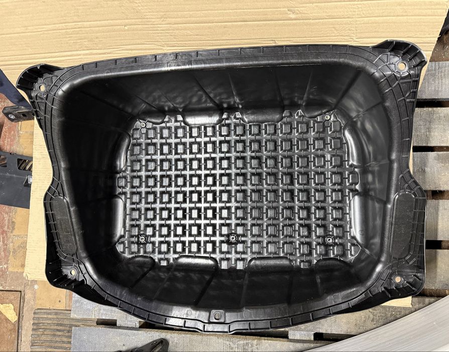 Корито Бокс заднього багажника Tesla Y Оригінал Ванна