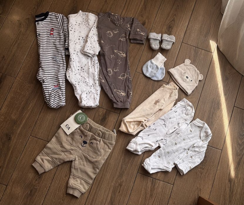 Набір одягу 56-62 розміру, підійде для пологового.