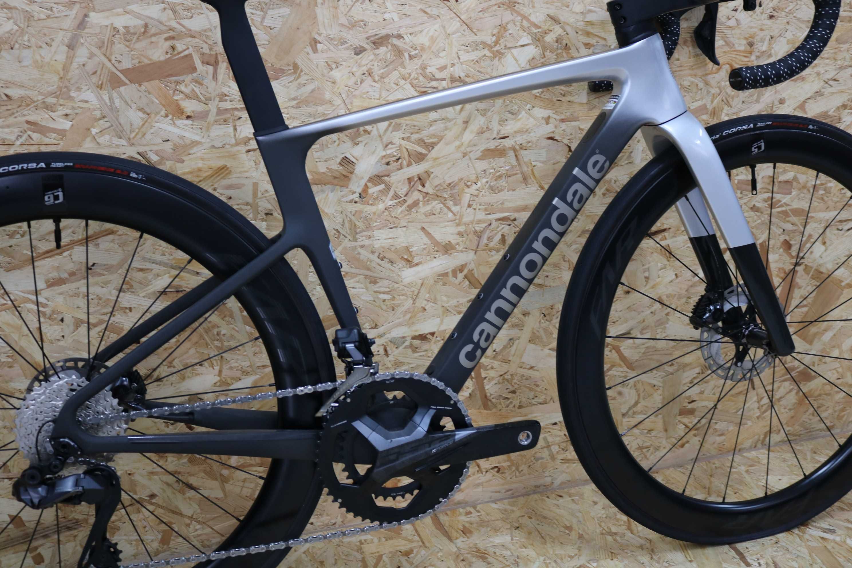 Bicicleta topo de gama Cannondale SuperSix EVO Hi-Mod NOVA