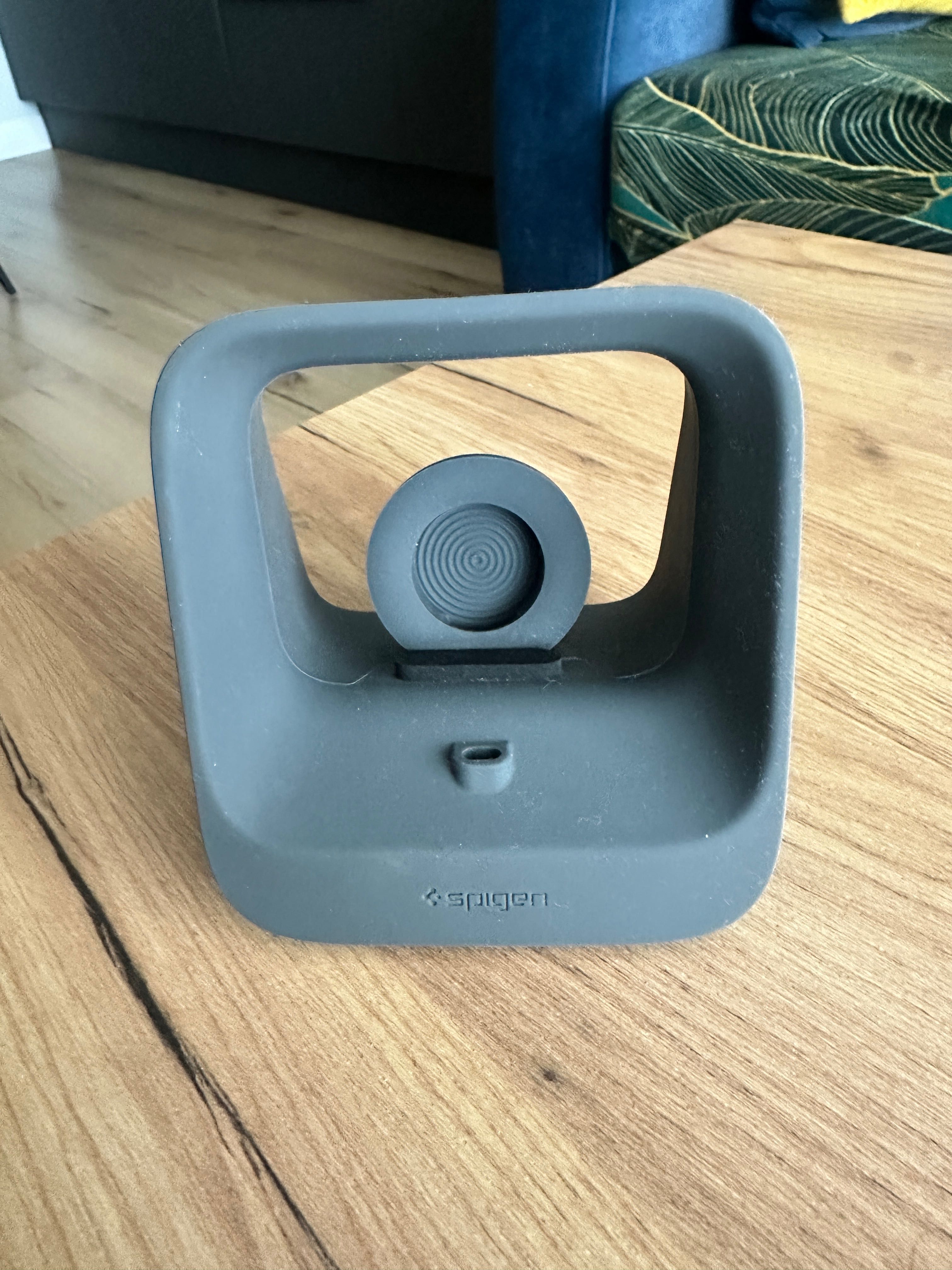 Podstawka iPhone iWatch Spigen