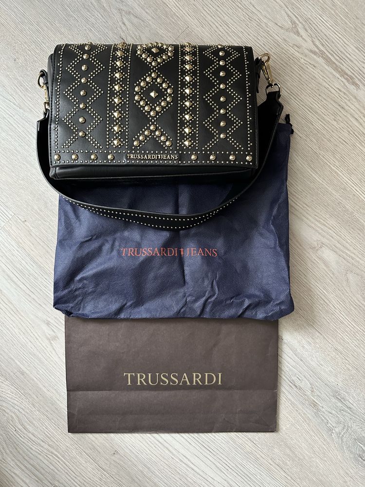 Продам сумку Trussardi