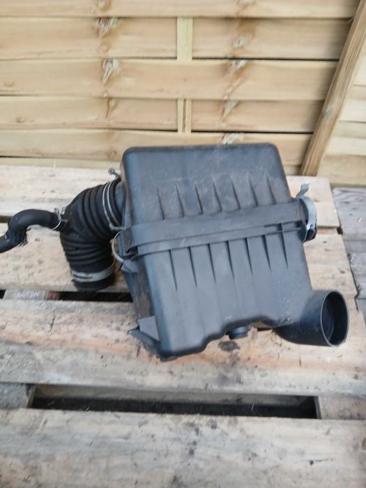 Obudowa filtr powietrza dolot Toyota Rav 4 IV 2.0 2.2 D4d 12-15