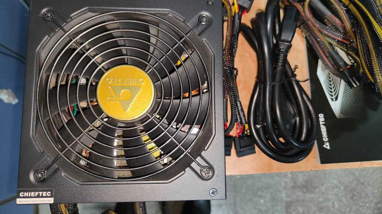 Блок питания Шифтек 1000 ватт Chieftec A-135 1000watt