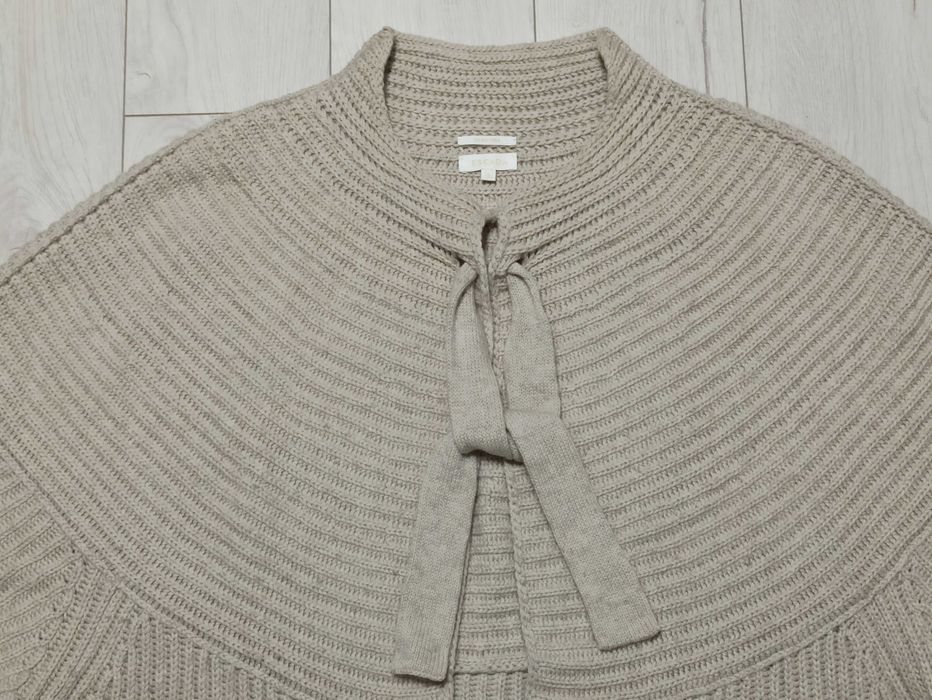 Кардиган женский кашемировый Escada