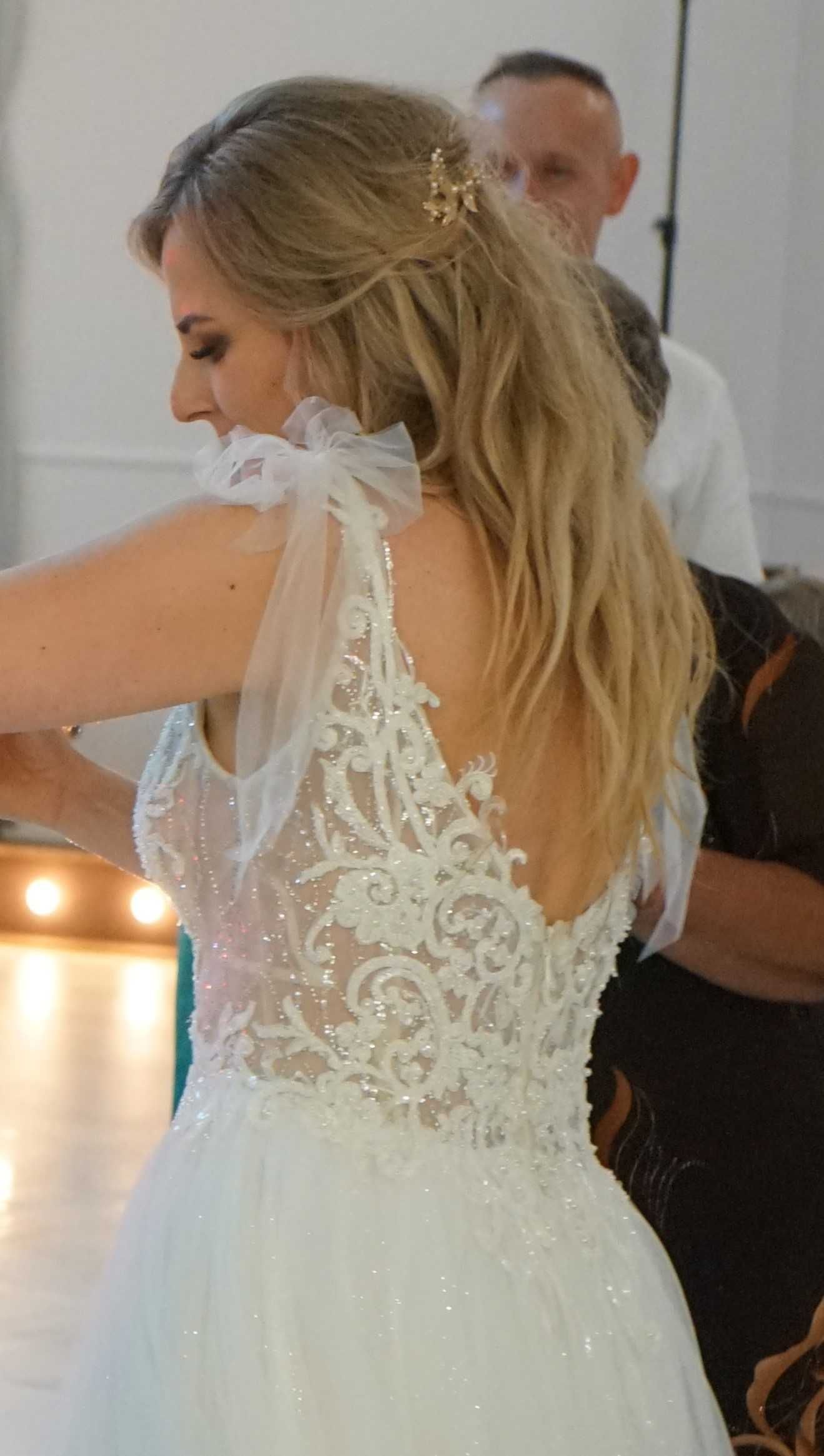 suknia ślubna w kształcie litery A