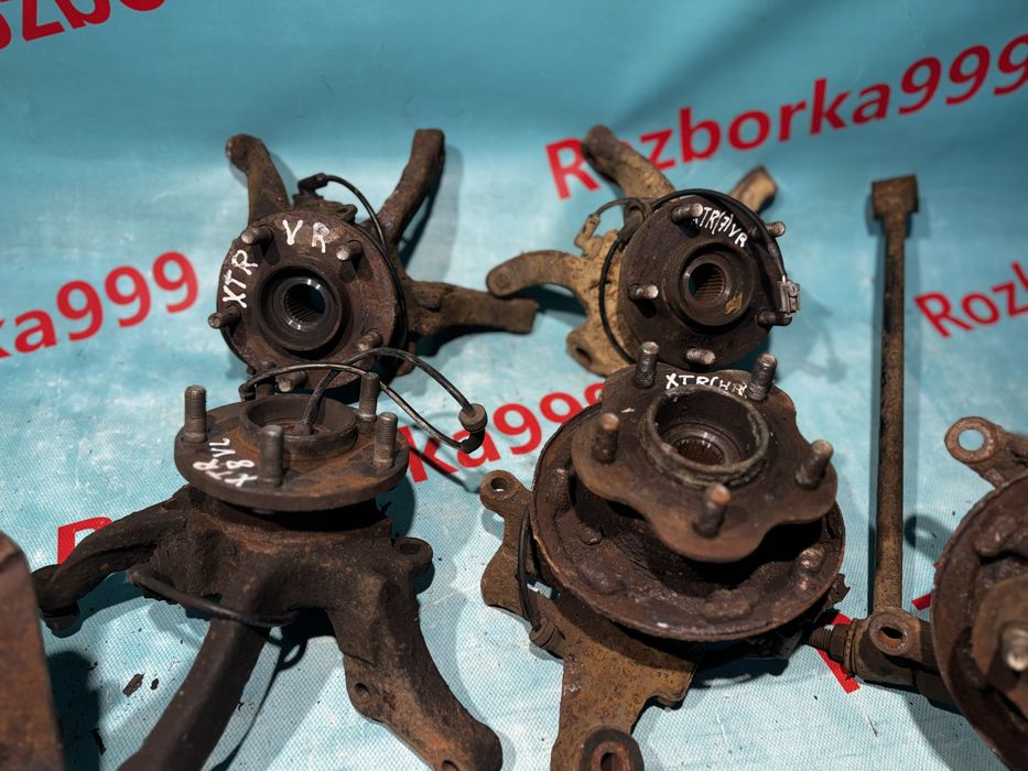 Поворотний квлак Nissan x trail t30 цапфа ступиця Х трейл т30