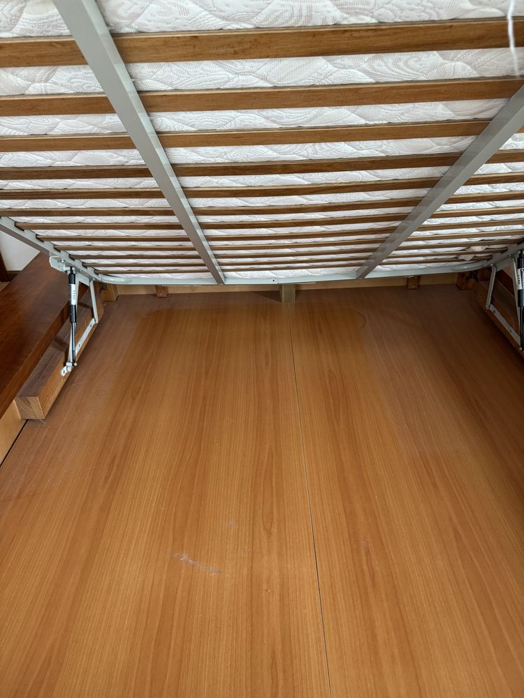 Cama tipo Japonesa + 2 mesas cabeceira