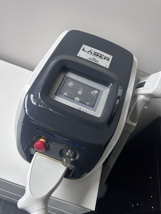 Неодимовий лазер для видалення тату