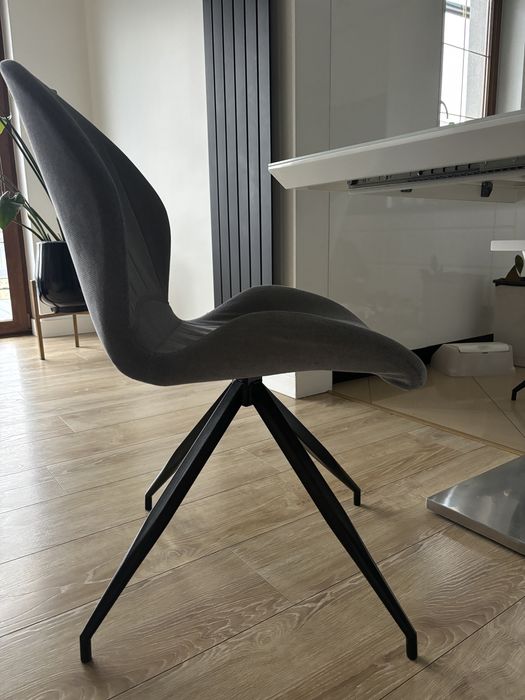 6 sztuk szarych krzeseł do stołu