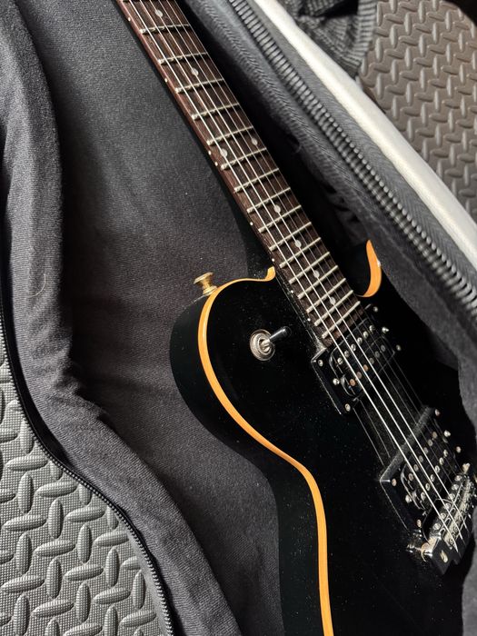 Моделирующая электрогитара Line6 James Tyler Variax JTV-59 Black.