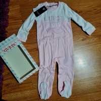 Guess body śpioszki niemowlęce newborn overall gift box 12 m prezent