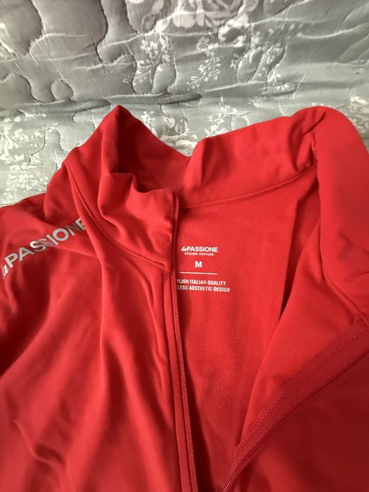 Bluza kolarska La Passione czerwona M ( rapha, gobik inne aukcje)