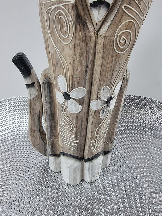 Koty stojące drewniane z drewna figurki kotów kotki ozdobne