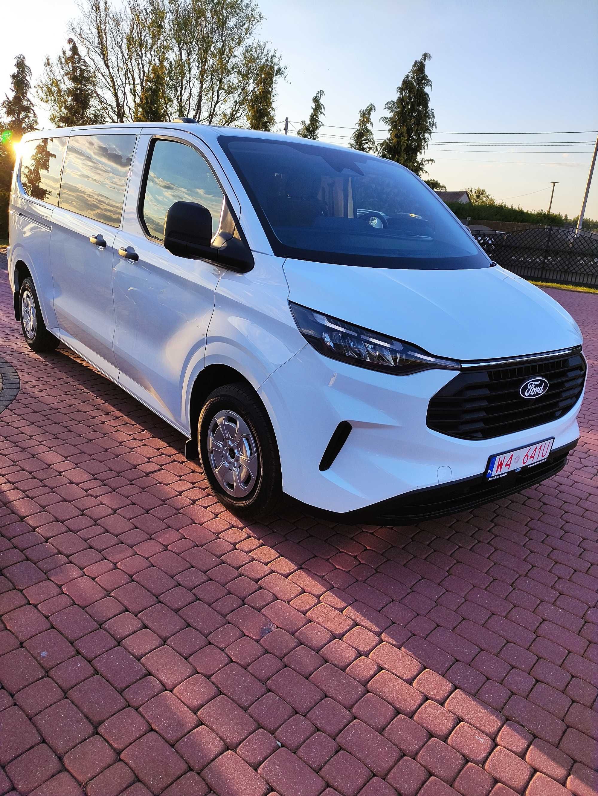 Wynajem BUS 9 osobowy Ford Transit LONG nowy BOGATE wyposażenie