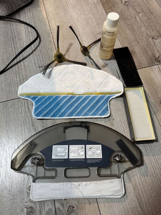 Робот-пилосос Ecovacs Deebot DM81