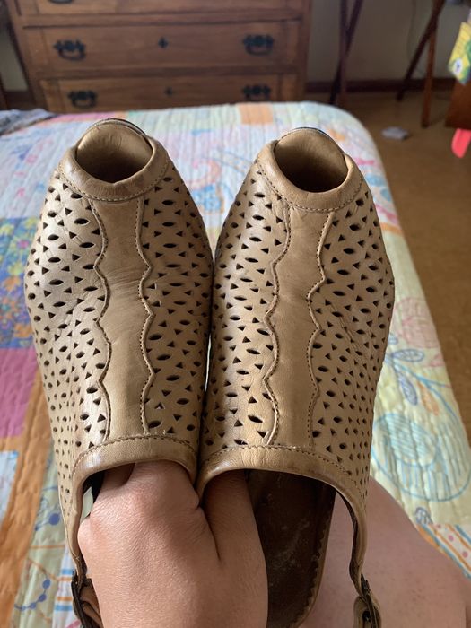 Sandálias castanhas 40 “Made in Portugal” fechadas com abertura