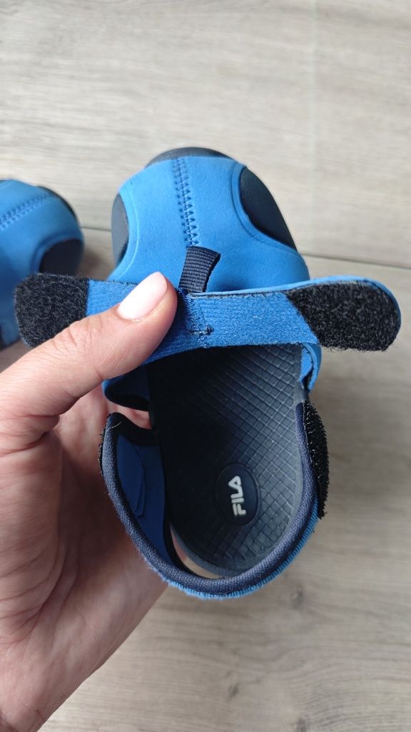 Buty z pianki rozm. 21; nowe rzepy
