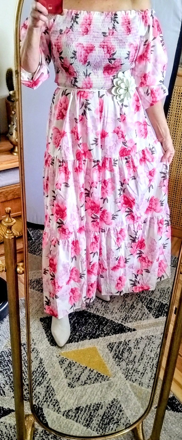 Długa,romantyczna,boho, country sukienka w kwiaty, gołe ramiona