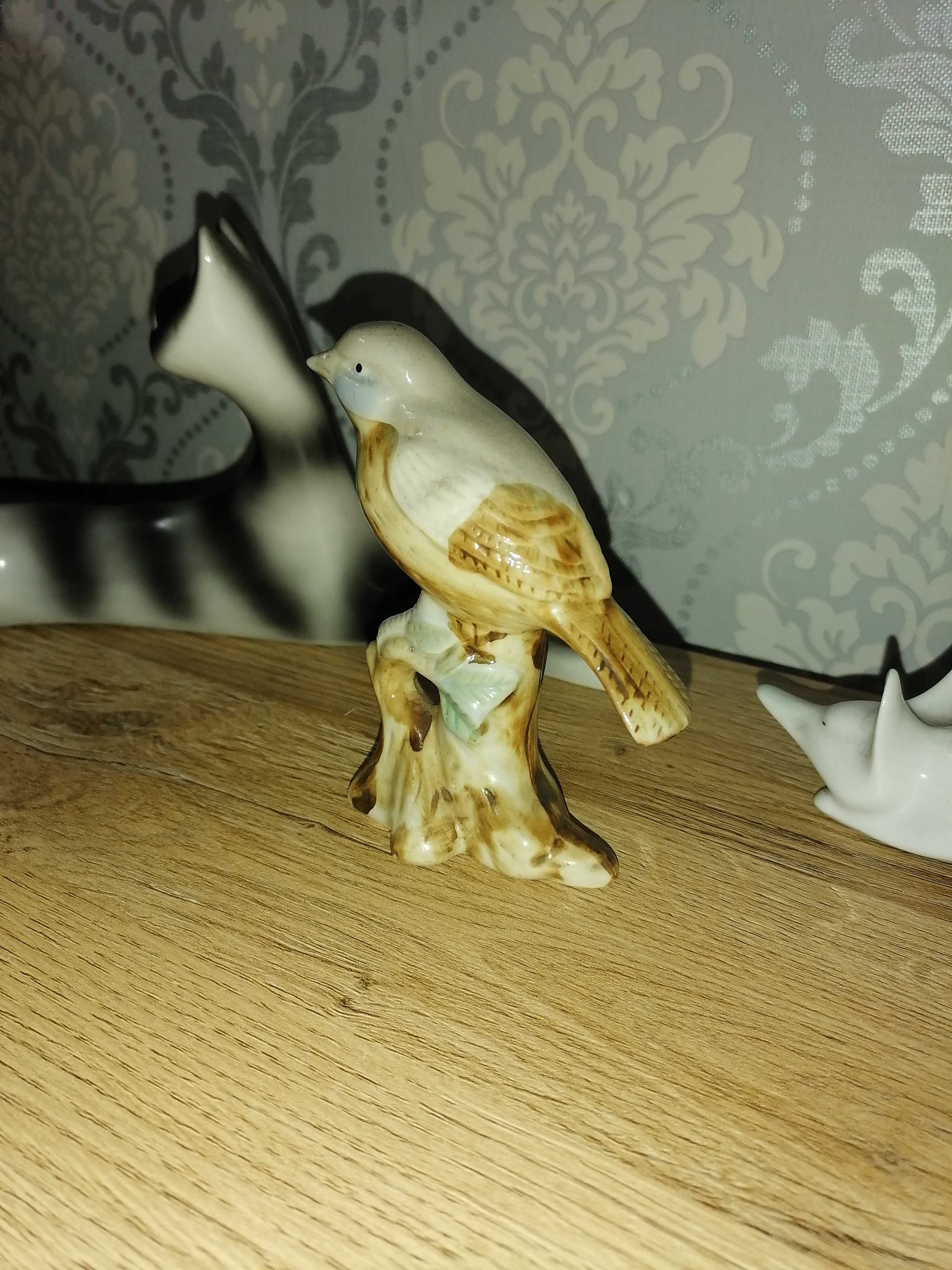 Ptaszek porcelanowy figurka
