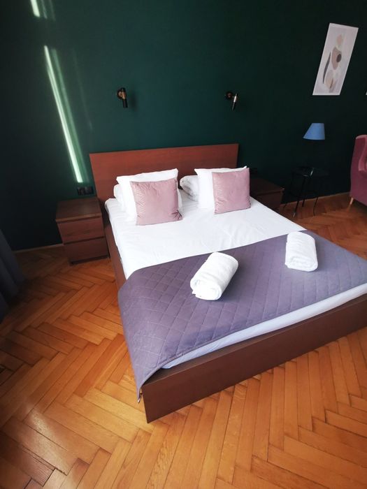 Łóżko do sypialni z materacem (160-180cm 6szt)