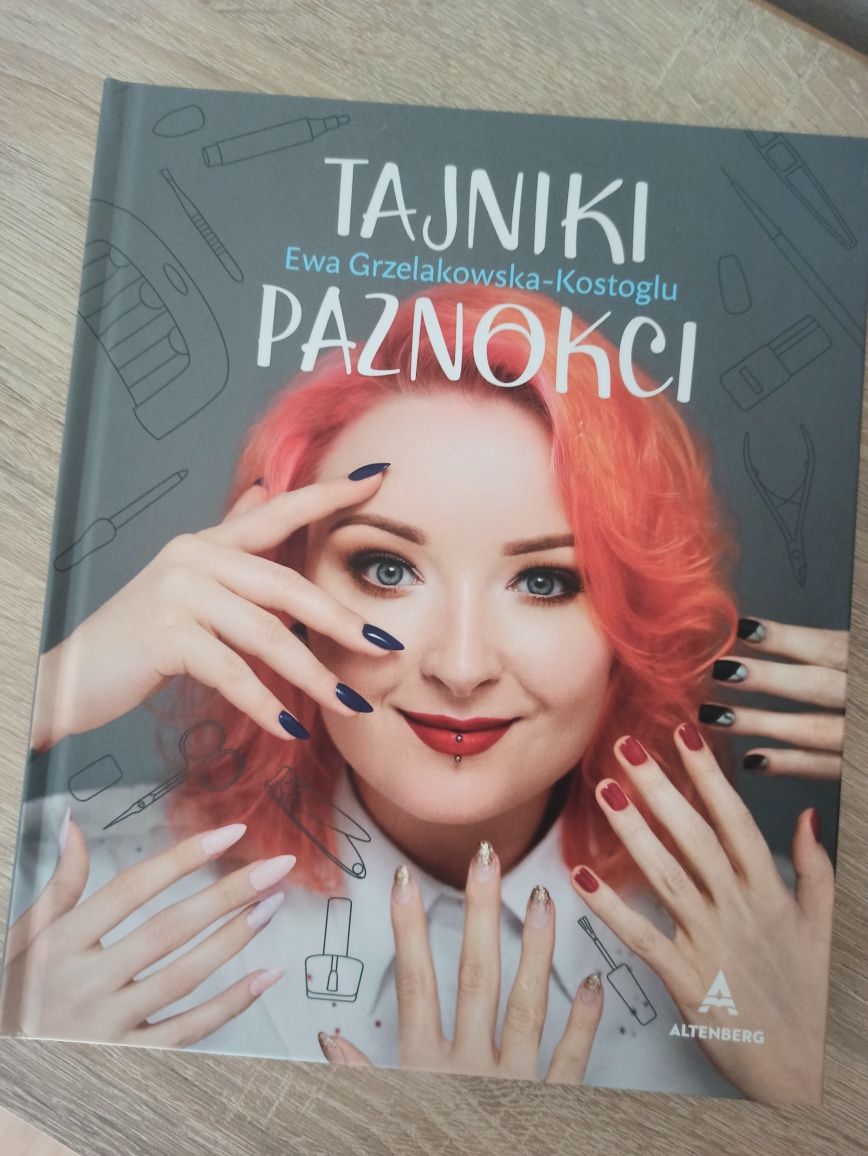 Tajniki paznokci z Red Lipstick Monster