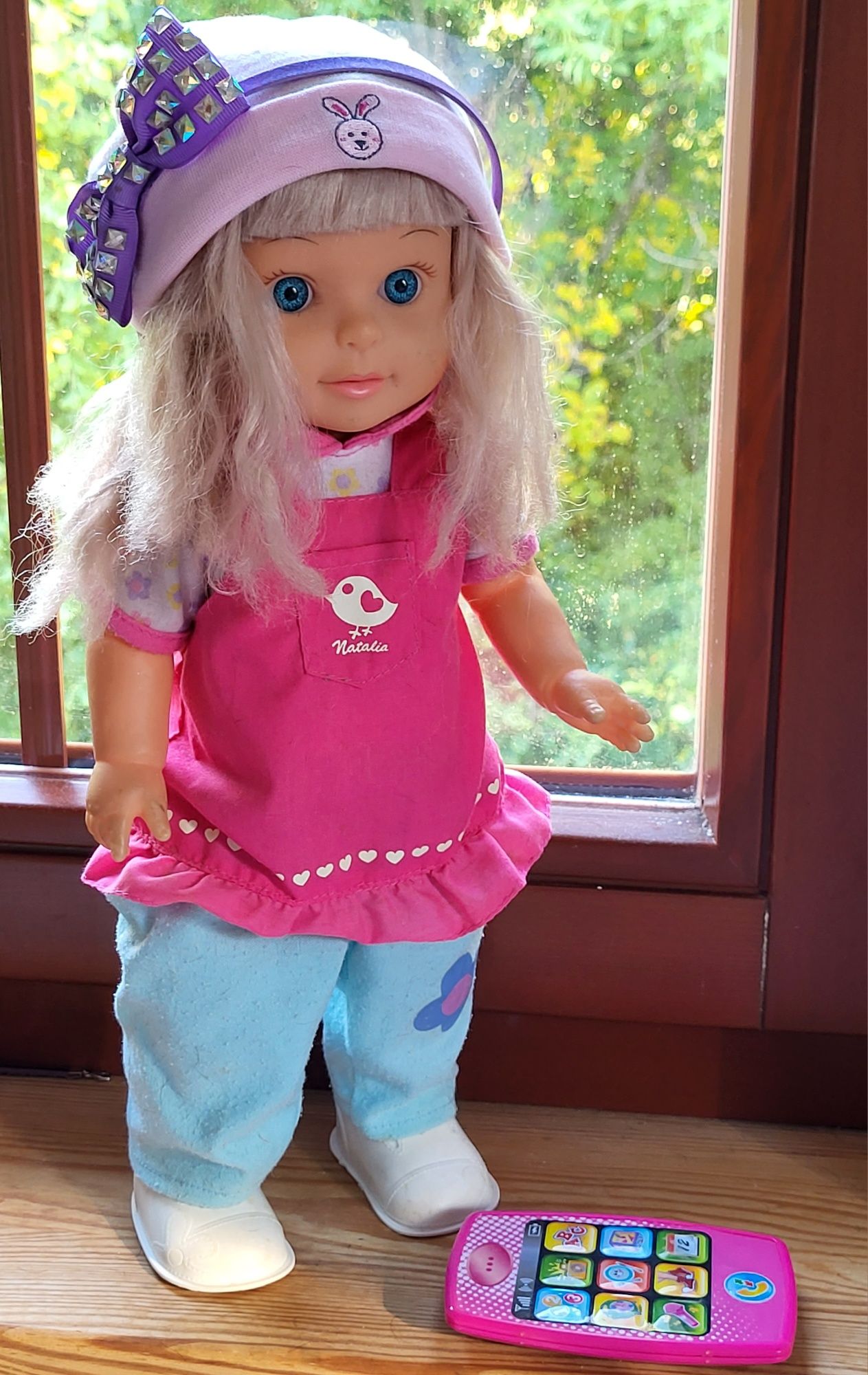 Lalka Natalia ze smartfonem 41 cm