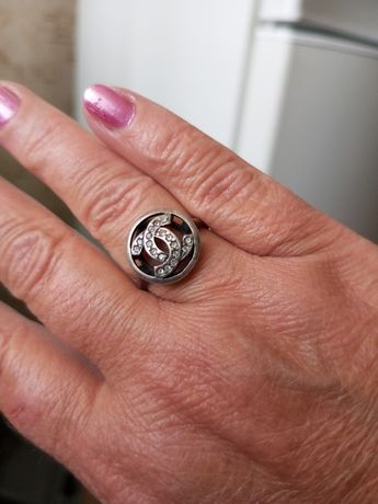 Кольцо с логот.шанель-600 грн, серебро с нефритом-1600 грн