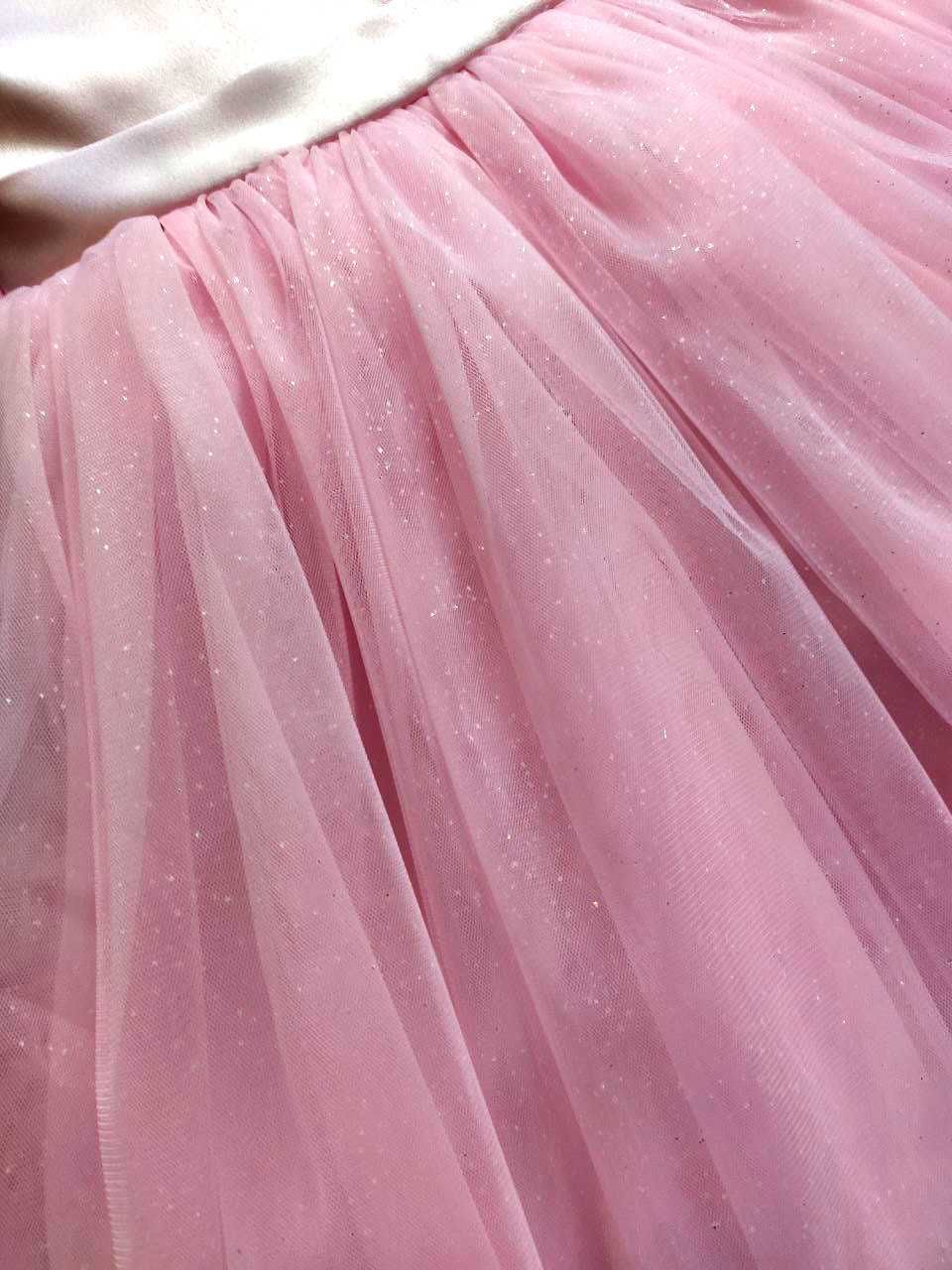 Платье нарядное розовое для девочки  104-116р