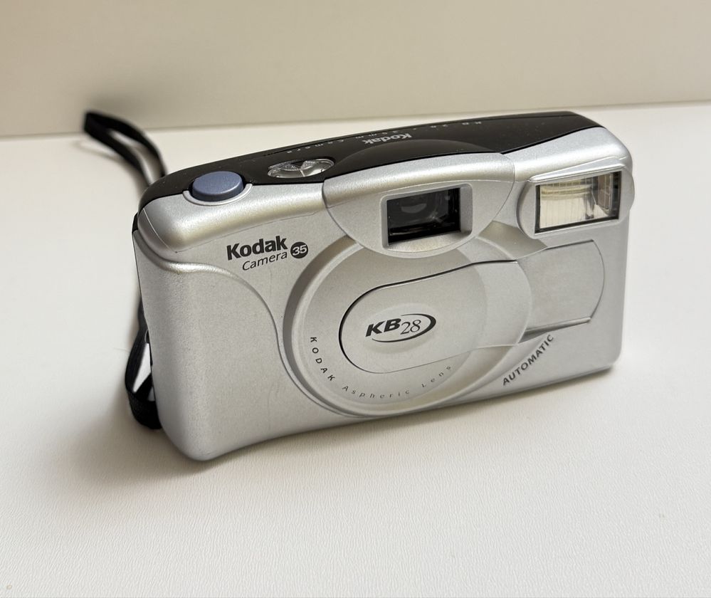 Stary aparat fotograficzny Kodak KB 28 automat