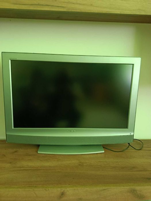 Телевізор Sony 32" (2007 рік) — працює