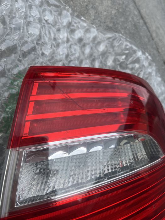 Lampa tył prawy skoda superb sedan  małe pękniecie