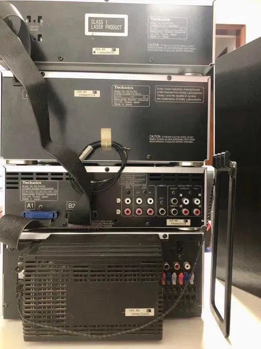 Aparelhagem Technics com Colunas e Subwoofer