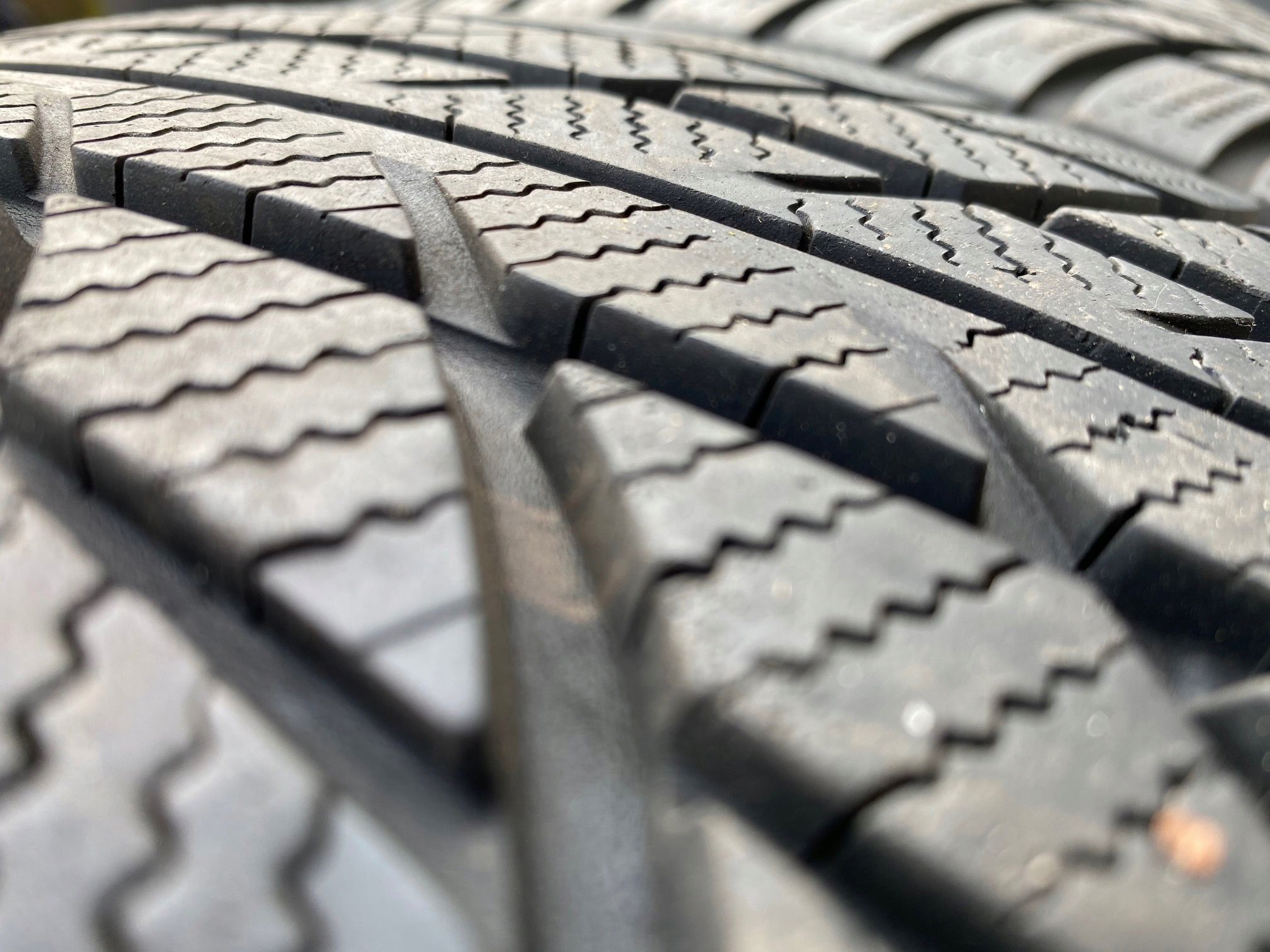 Opony Bridgestone Blizzak L001 - 215/65/17