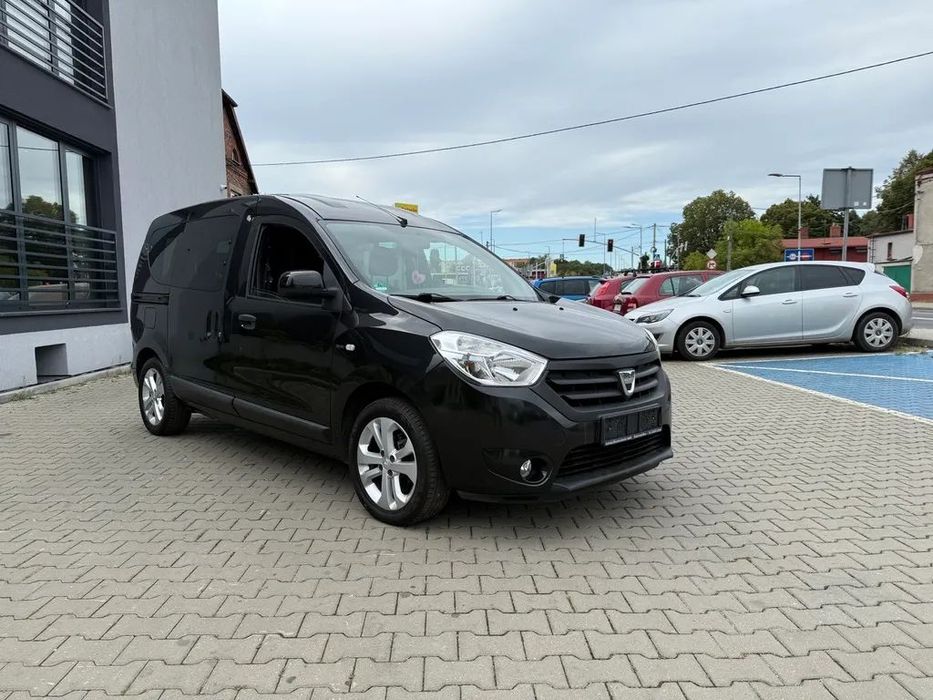 Dacia Dokker Czujniki Nawigacja Tempomat Klimatyzacja Hak