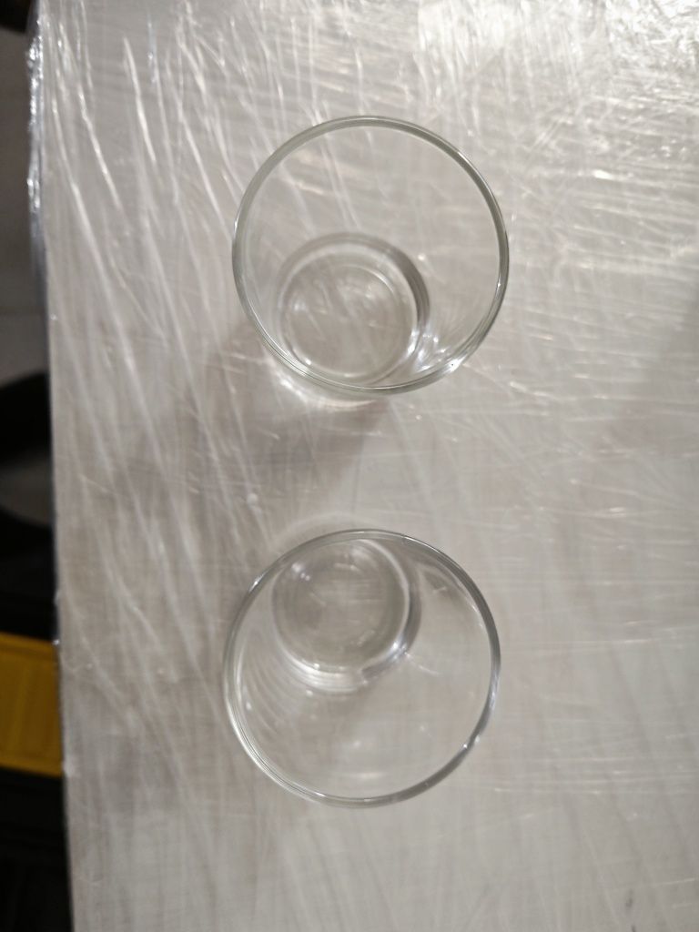 Copos pequenos de vidro