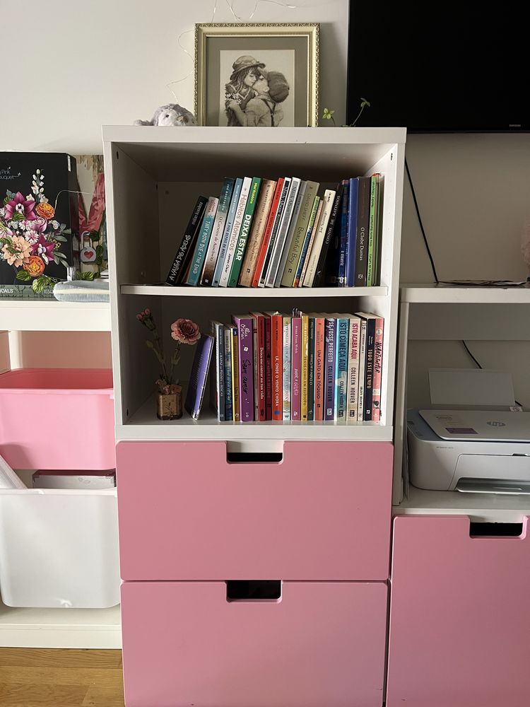 Estante branca e rosa ikea STUVA