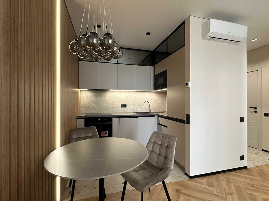 Кухні, шафи, гостинні та інші меблі під замовлення.